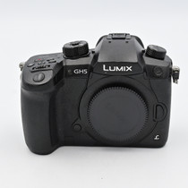 USED PANASONIC GH5  BODY